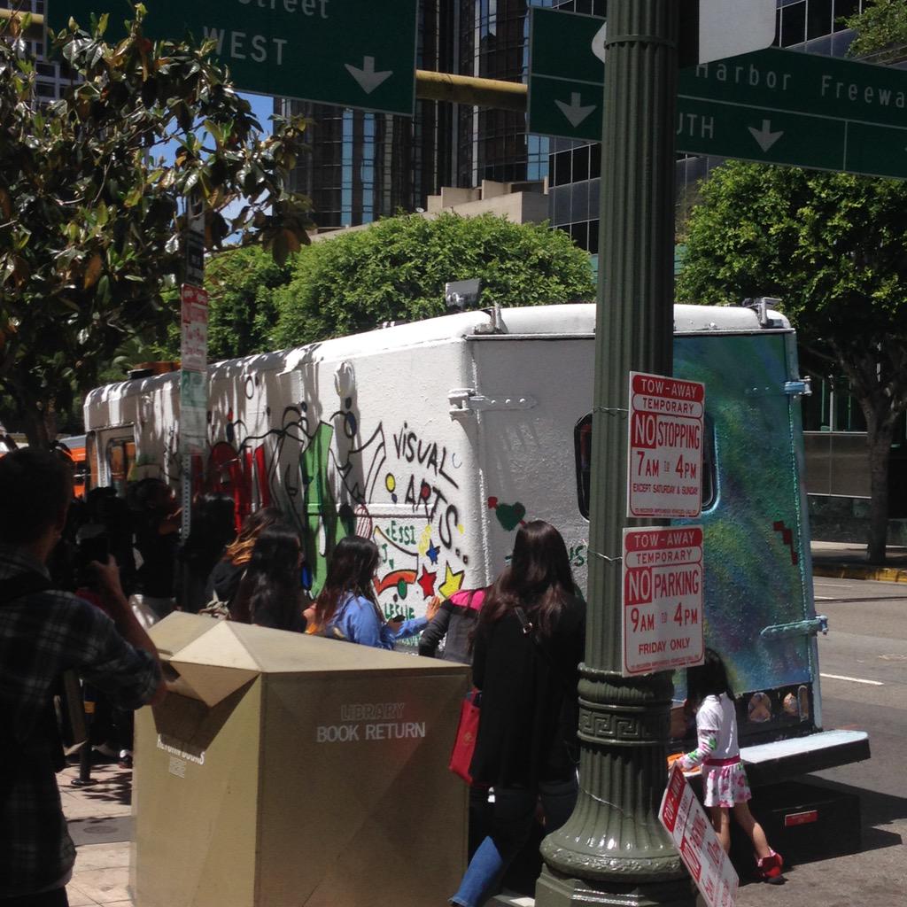 LAUSDVisualArts's tweet photo. Some artists at work @laplcentral @MobileMuralLab #lausdvisualarts #lausdfreshstart #lausdarts http://t.co/r7cJS7dOMq