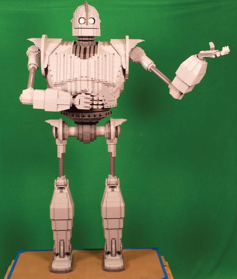 Coming to BrickMagic: 5 foot tall Iron Giant model by Mike Hallock. See him and more next weekend! #brickmagic