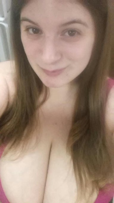 Hey guys don't forget about my MFC sales! http://t.co/zch5SDkzrG #cleavage #bigboobs #Camgirl #cute #busty