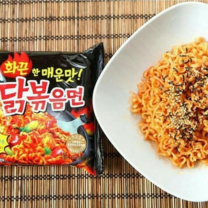 SnackFever's tweet photo. Naah..ini samyang spicy yg pedesnyaaa endeess beneer dah..order order sekaraaang!! http://t.co/tmQht7vAN6