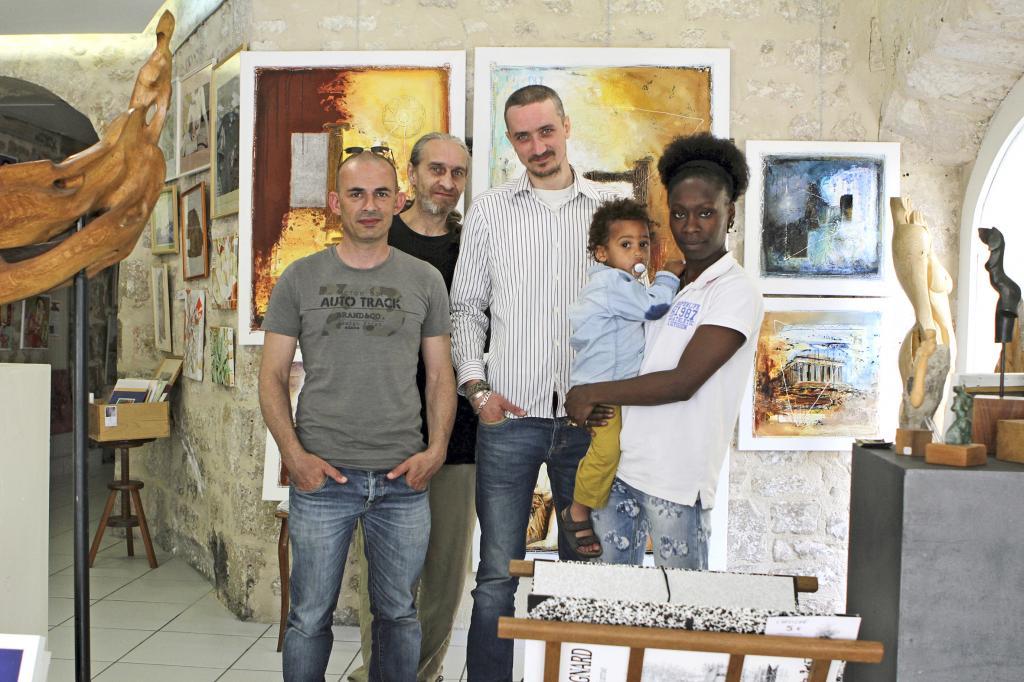 e_niort's tweet photo. #Niort: Désir D’art, le collectif fait salon. http://t.co/wE18D9f0Fd http://t.co/iqfQgQWQ5K