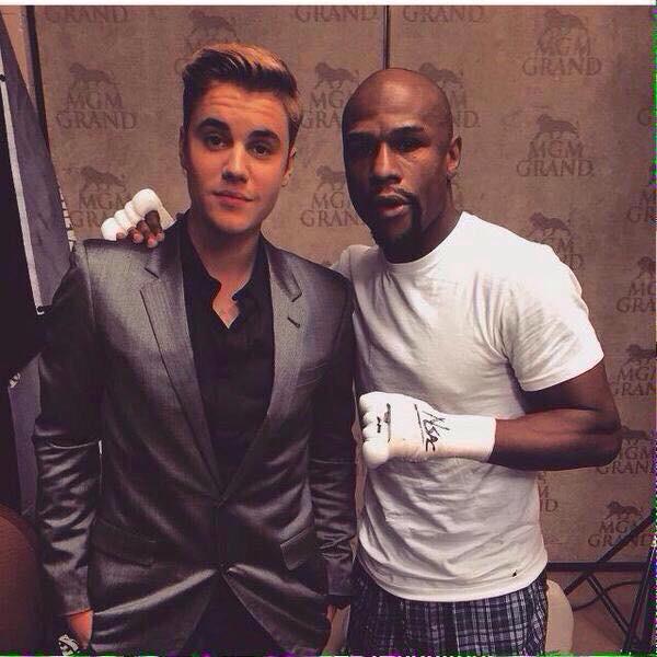 PinulobyChucK's tweet photo. Mywheather con el primer putazo de la noche. http://t.co/eFfT0hrWJV