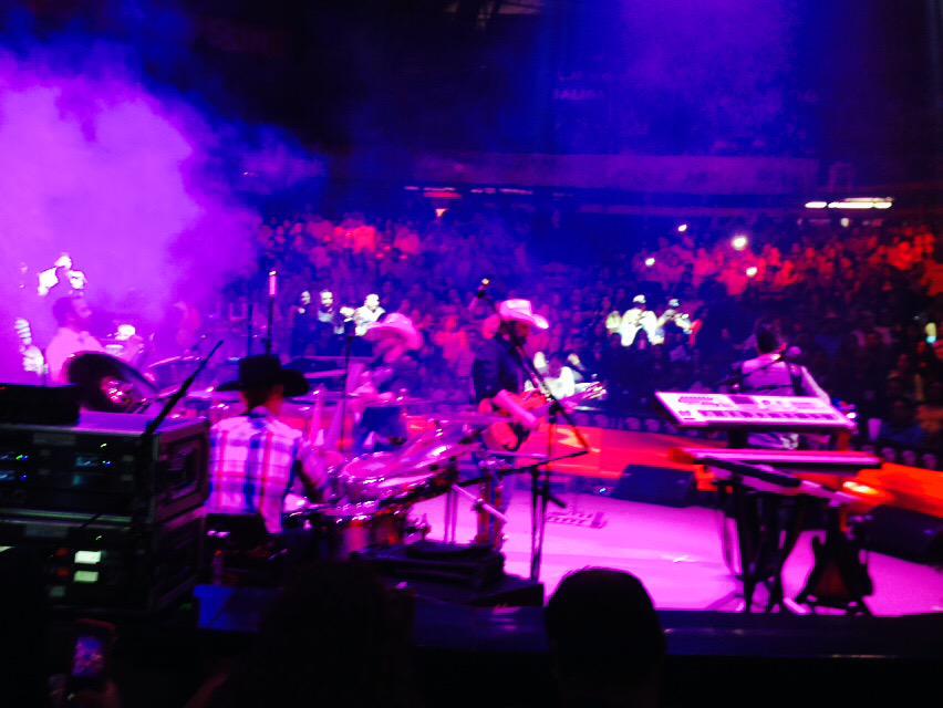 jonagzz2's tweet photo. En el Domo Care buena música! #Implakable @ElpadrinoBeto excelente carnal!! Saludos.. http://t.co/RcRVT4duvl