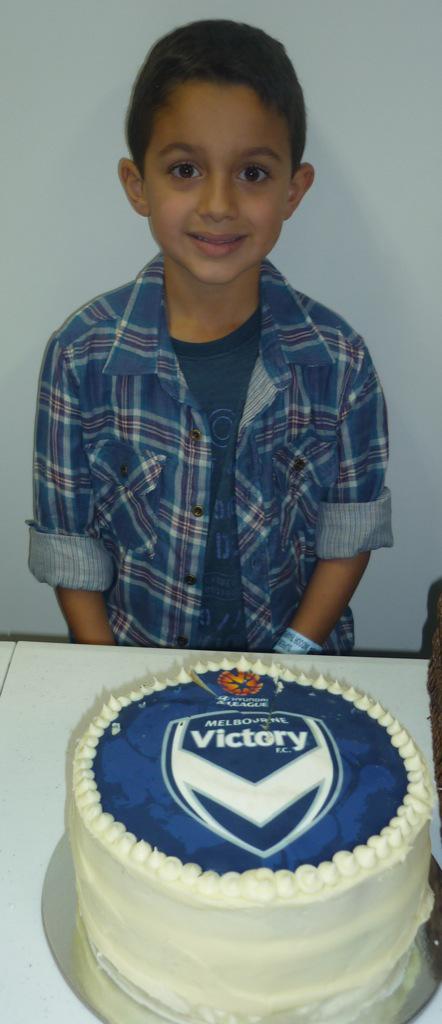 Robert_Alessio's tweet photo. Very dedicated @gomvfc Five Yr member. Happy 6th Birthday Champ. @Ange_Alessio #ultimatecake #10YearsProud #makeawish http://t.co/ea1CAsfS0T