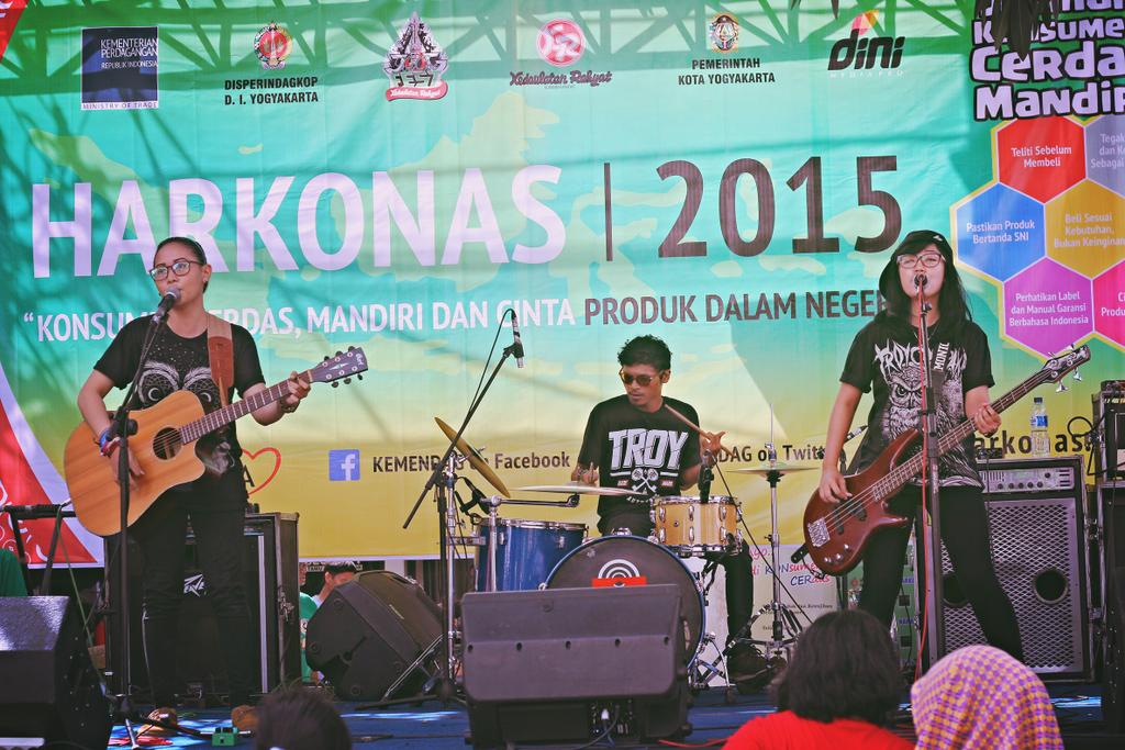 Vidikis's tweet photo. Pagi tadi di toegoe jogja festival @powerpop_yk http://t.co/NZXk71ziVH