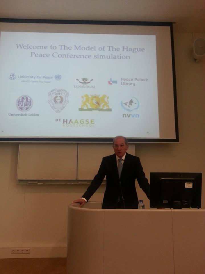 MTHPC_Lunastrum's tweet photo. H E. Uzumcu, #OPCW Dir.-gen. - "A success story of Diplomacy &amp; International Cooperation" https://t.co/ESIF7e4qRq http://t.co/U81m8Urqqi