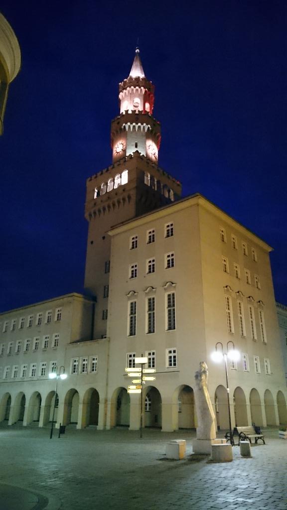 BerteCampos's tweet photo. OPOLE de noche http://t.co/RGuVAvKyI6