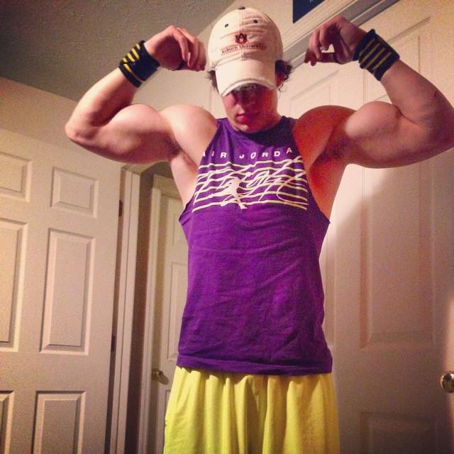 ToddJSaporito's tweet photo. #Tumblr: (#mystraightfriend @mystraightfriend) #itsToddS #ToddJSaporito #RealMen!! #Post2Twitter #inkedMen #tattoo … http://t.co/jlgml0NMhs