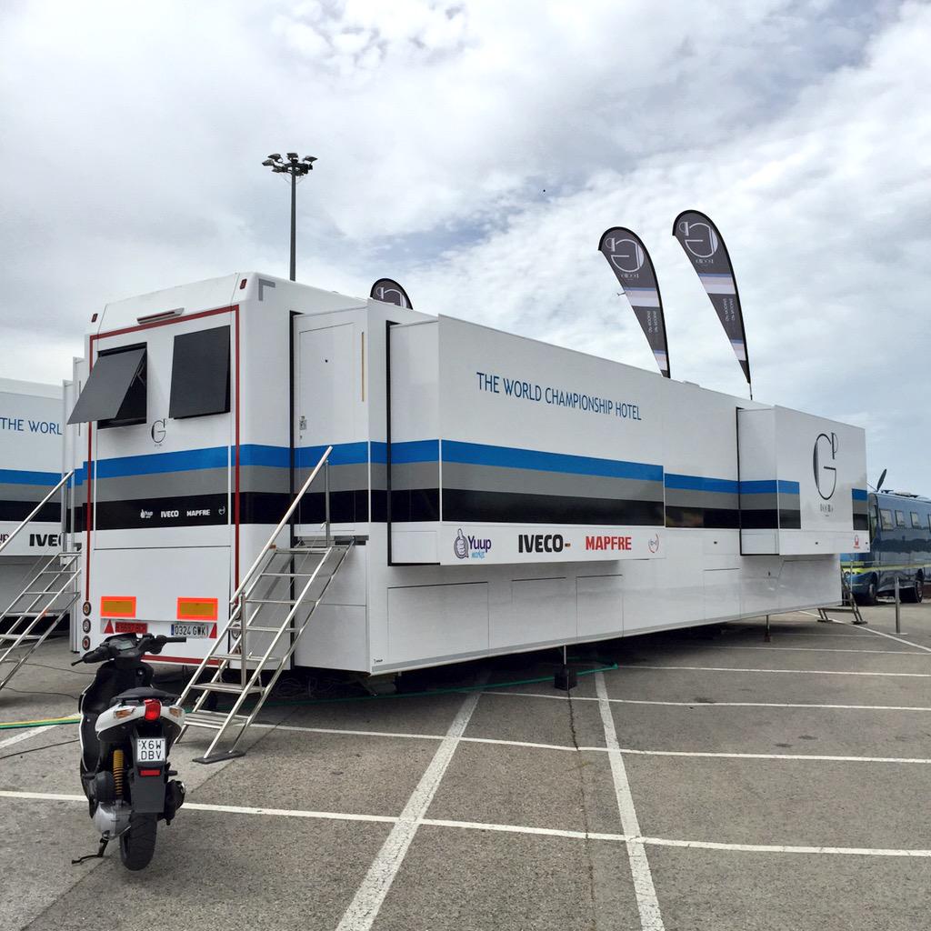 YuupMarket's tweet photo. #YuupMarket patrocinador oficial de los @GPRooms en el Mundial de Motociclismo http://t.co/3z4xWe57Hz