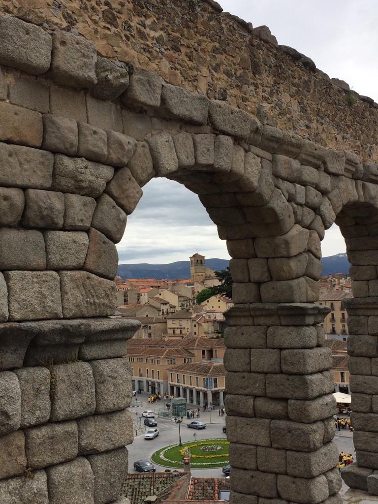 DailyFound's tweet photo. Una maravilla, #Segovia http://t.co/4ozjvu9e9E