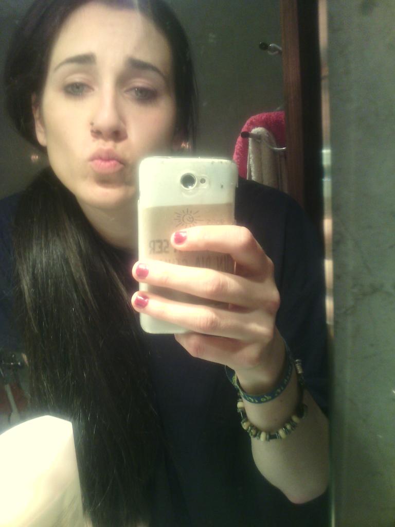 noelianeila9's tweet image. Saben como me pongo y aún así me invitan! @Trillegass @Aselakatie hay que quererlas. #nopedo #stopdramas