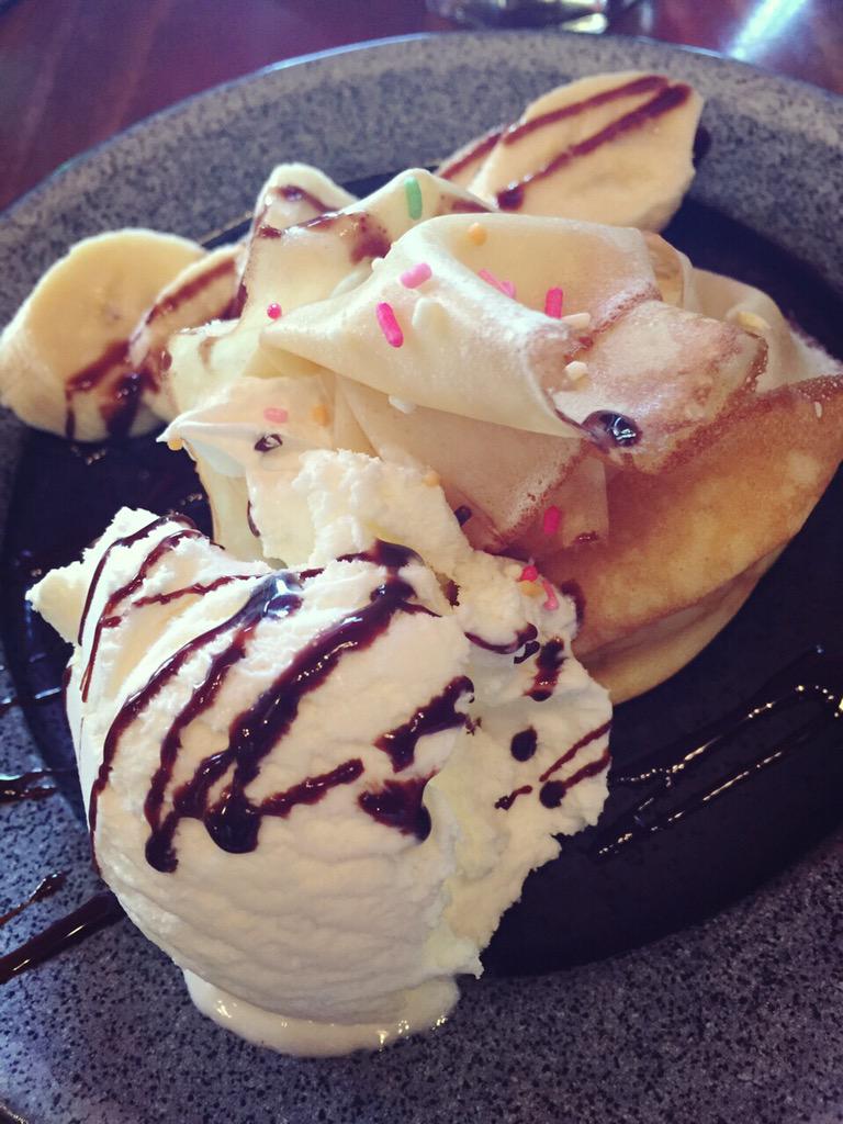 nakanojojo's tweet photo. #delicioussmell
#crepe http://t.co/0wsVdMYNeI