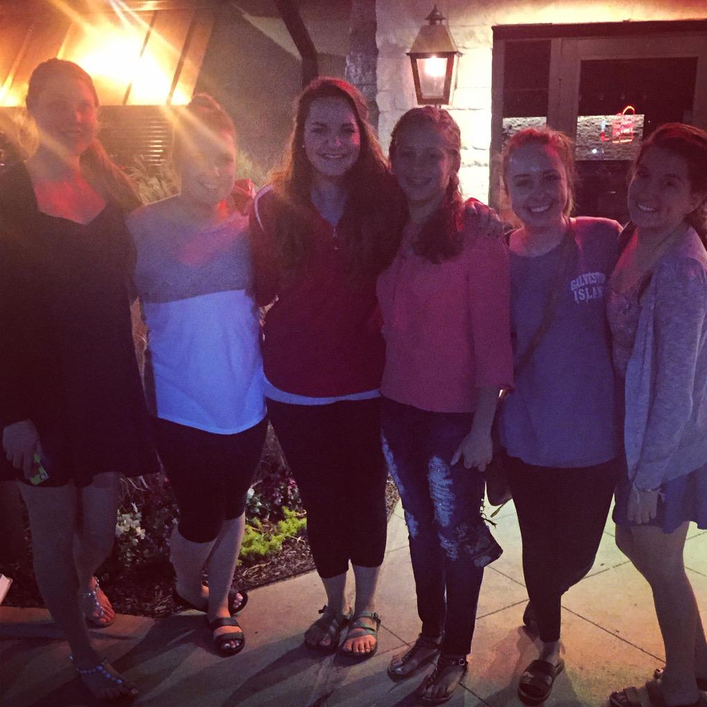 bgag23's tweet photo. Where did freshman year go?? http://t.co/tNFZk6Gl2O