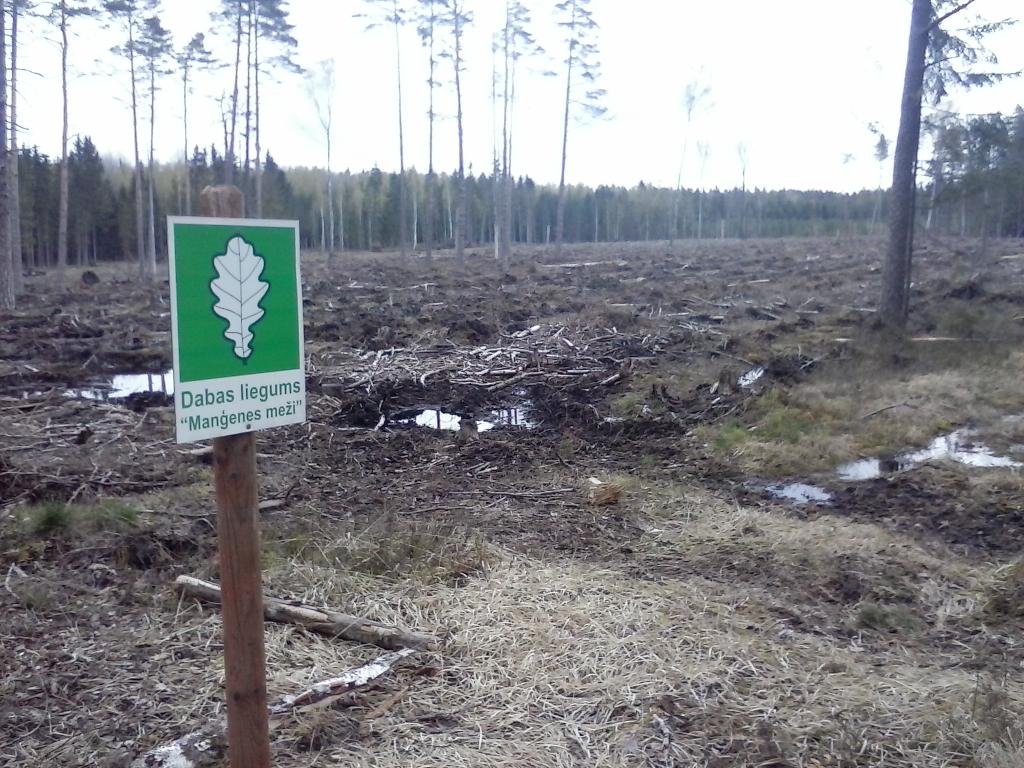 Spekozols's tweet photo. Vairāk nekā nožēlojami, bet valsti veido cilvēki... @filtrs: Tādā valstī dzīvojam. Bilde, kurai NAV attaisnojuma. http://t.co/Y1vFQtYMlS