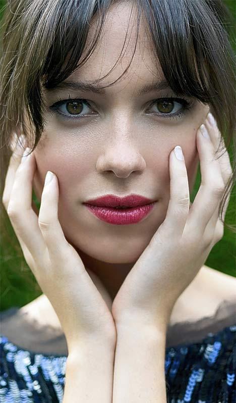 Muchas felicidades a Rebecca Hall por cumplir hoy 33 años
Happy birthday Rebecca 