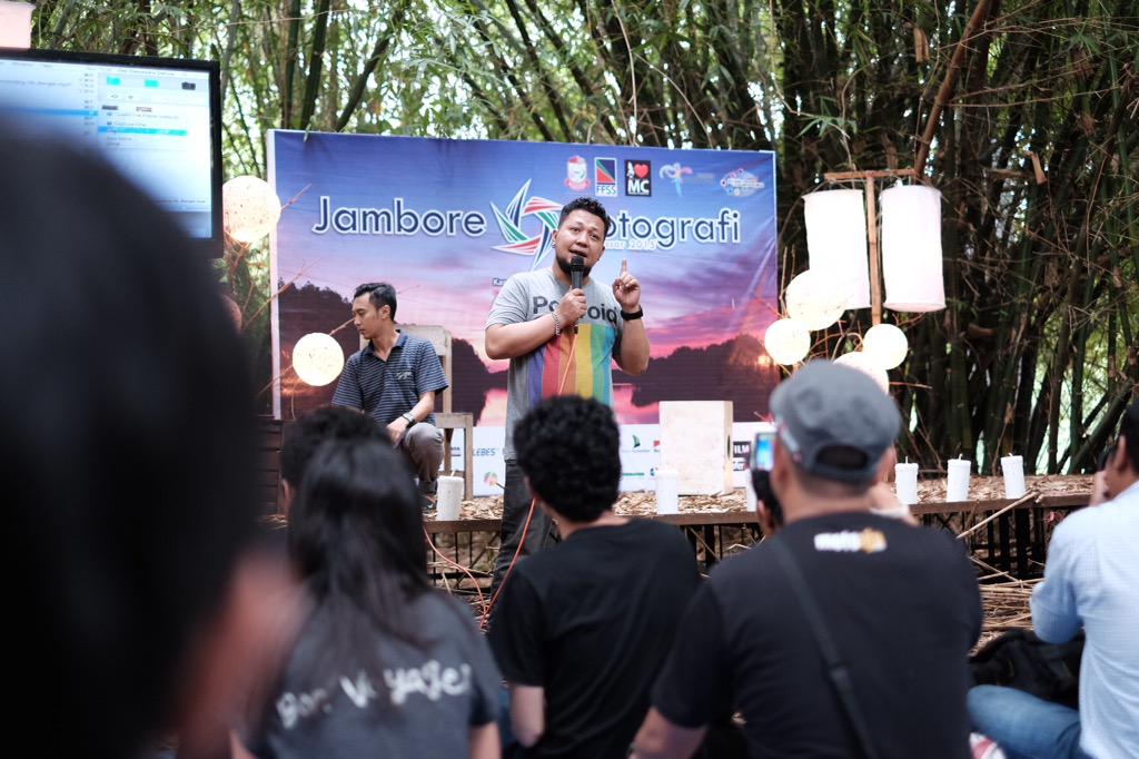 kristupa's tweet photo. Sesi sharing foto oleh @andiemakkawaru di @jamborefoto Sulsel 2015

Foto: @nupyy
#FN12 @fotografernet http://t.co/Jby86GrRKX