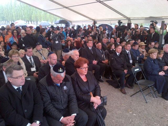 PLinMunich's tweet photo. 70 rocz wyzwolenia obozu #KZDachau. Udzial m.in. Kanclerz #Merkel, wicemarsz #Radziszewska, amb #Marganski. http://t.co/JFDme7VQVP