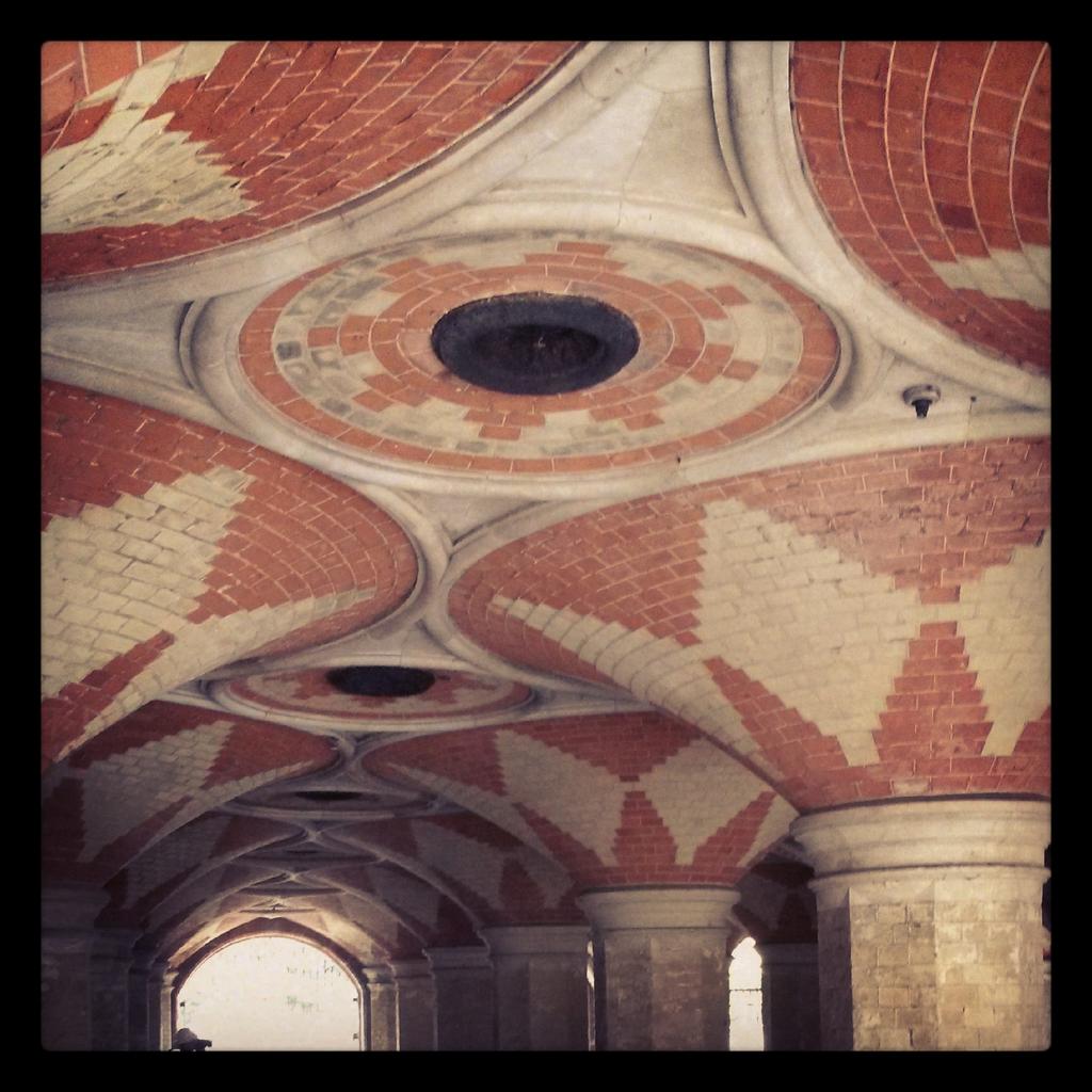 crystal_sphinx's tweet photo. @CountessDysart @MarDixon @CarolineHMarcus nice! i have mine in here sometimes when it rains &amp; @cpsubway let's me :) http://t.co/BBTVfD6SuY
