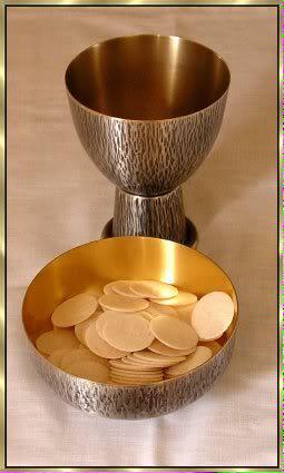 Sr_Dios's tweet photo. #SabeMejorNoRenunciar a un vino con tapa gratis. Ven a misa. http://t.co/FQ8bZ5wC18