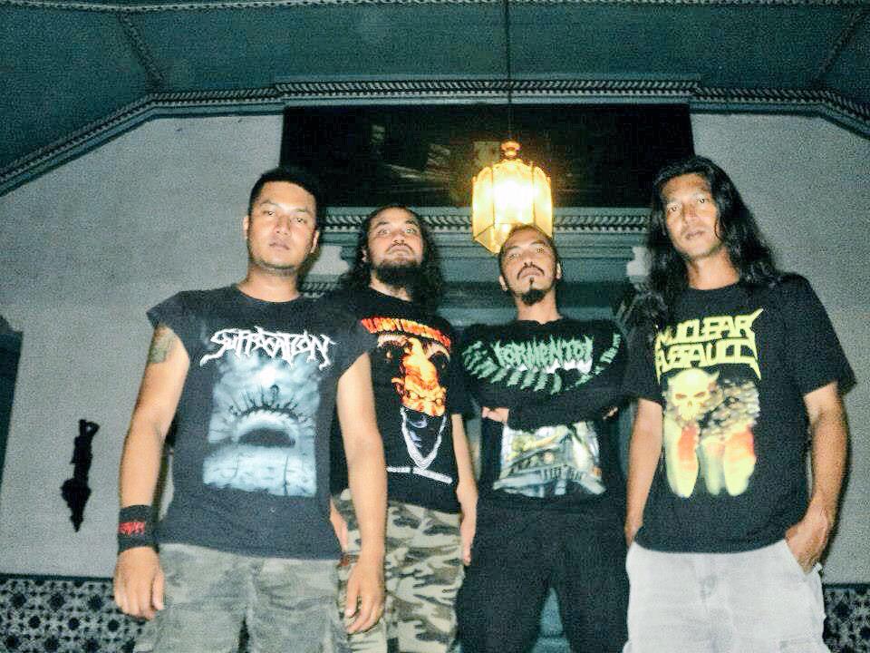 hellprint's tweet photo. Sabtu Ini, 9 Mei 2015
At Lapangan Makorem Garut

With :
@burgerkill666
@xtabcdm
@taringhardcore
#EDANKEUN
http://t.co/xD61XNeSMq
