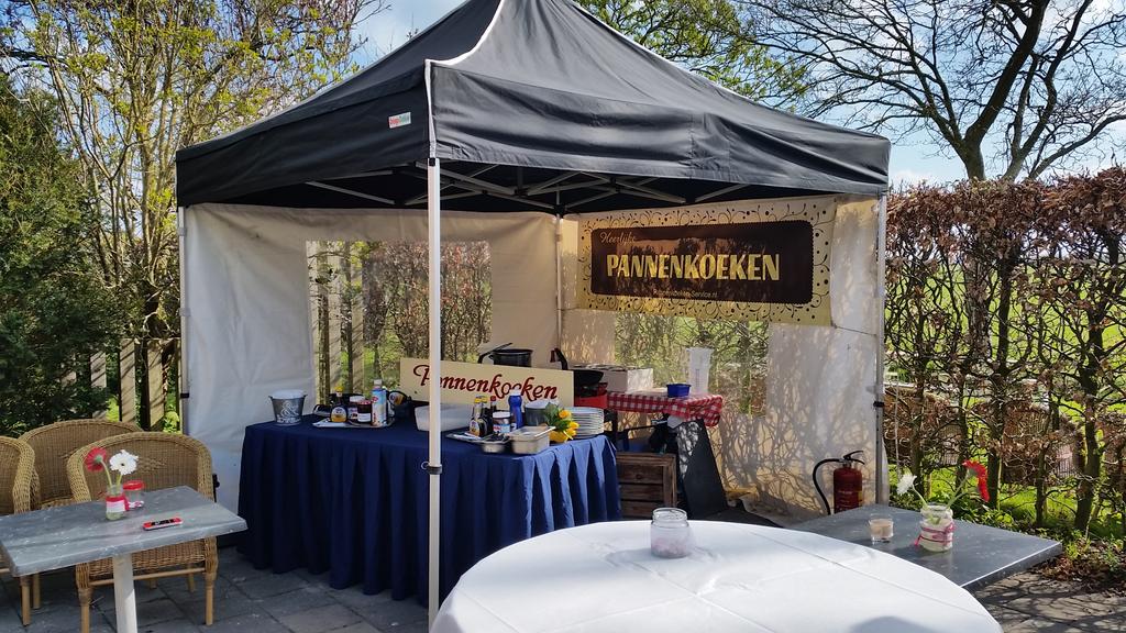 Feestje ?
Verjaardag, bruiloft, jubileum etc.
Huur een professionele pannenkoeken bakker. pannenkoeken-service.nl