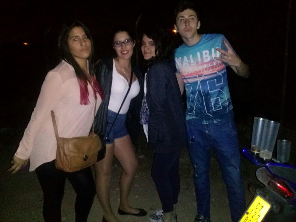 xiki13's tweet photo. Resacosa: S jajajaja deseando repetir con mis nenas y mi guapo http://t.co/PvlaCwCX1x