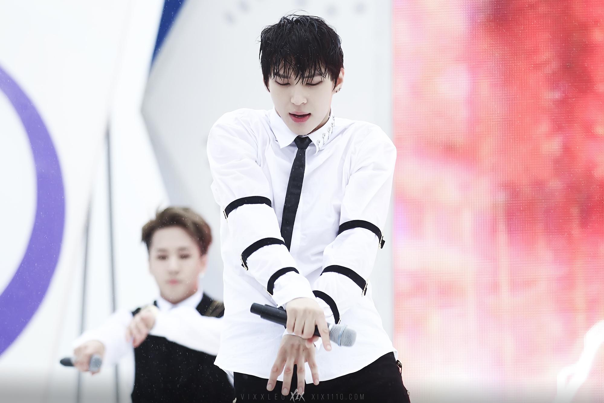 CEEZYqFVAAAPrLd.jpg:large