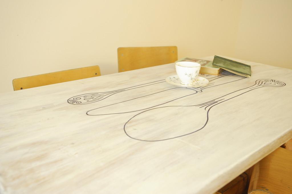 Whitewashed pine #table with hand-drawn motif - a touch of country chic for the #kitchen! bit.ly/1pUZSwp
