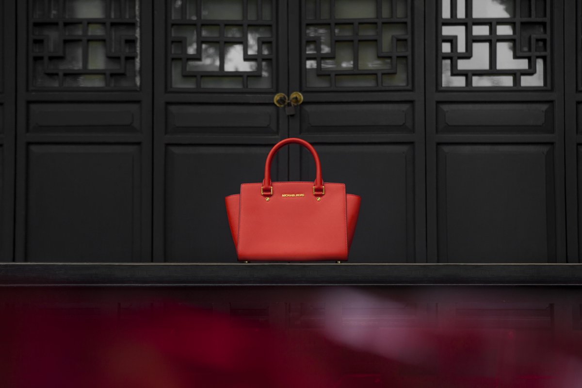 MichaelKorsJP's tweet photo. マイケル・コースの #JetSetSelma は中国の成都武侯祠に到着。 http://t.co/HqB0C2Bpmp