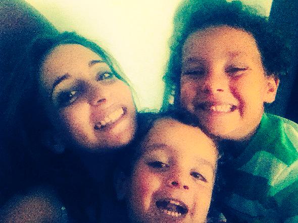 Carmenhm89's tweet photo. Mi mejor despertar son ellos.. #felicidadquebonitonombretienes http://t.co/saBiz4sZ6P