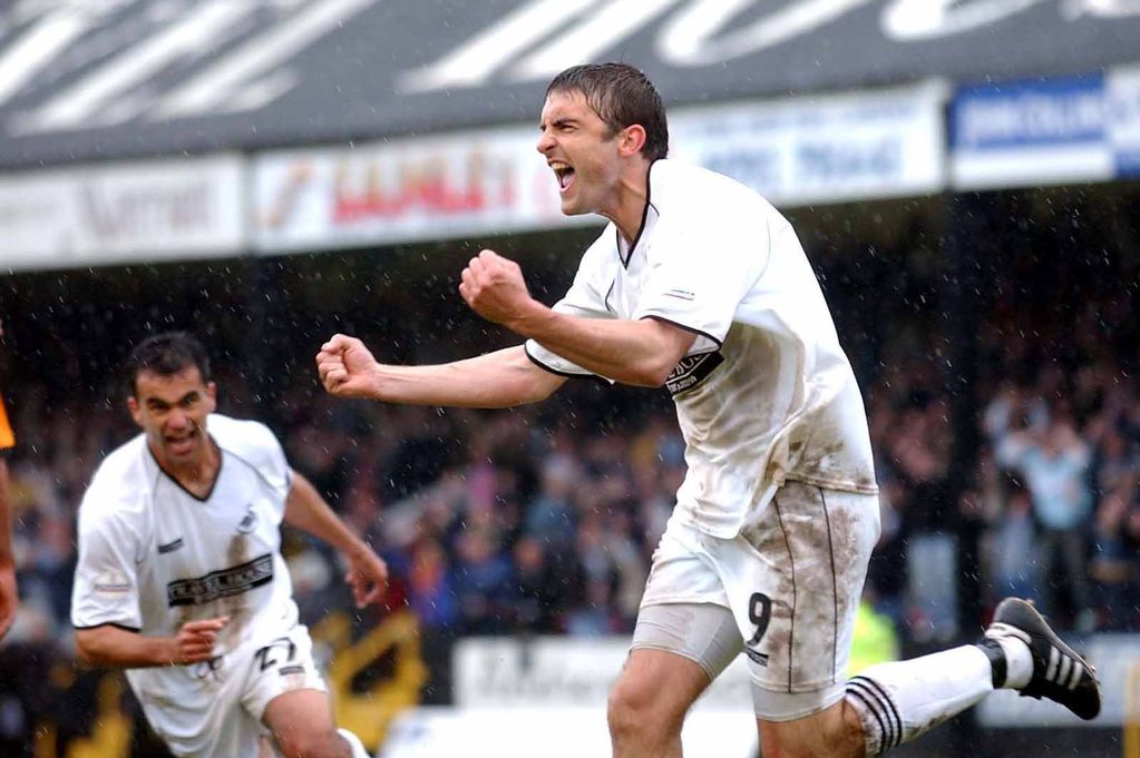 12 years ago today
<a href="/SwansOfficial/">Swansea City AFC</a> 4 <a href="/HullCity/">Hull City</a> 2
Relive this day with <a href="/Jacktoakingfilm/">Jack to a King</a> 
RT if you were at The Vetch