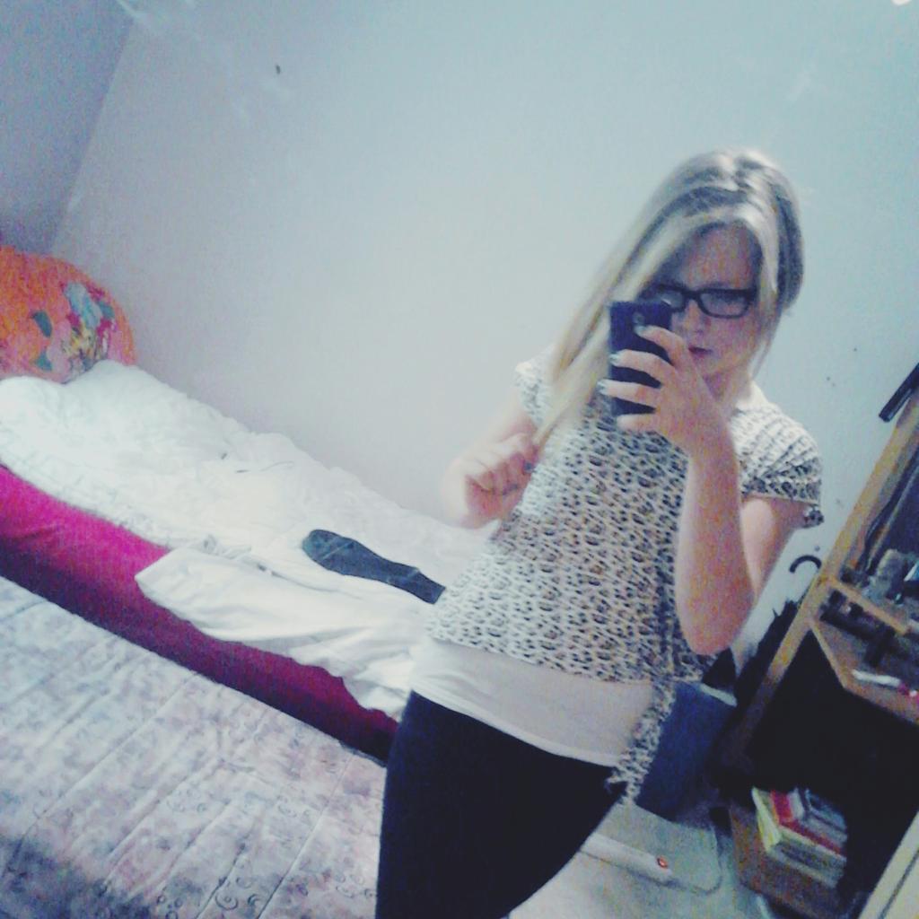 BeeChechi's tweet image. 