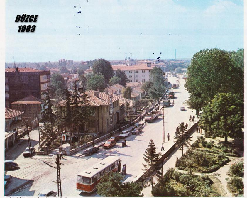 Düzce 1930'lu yıllar

Eski Düzce fotoğrafları için: eskiturkiye.com/sehir/duzce