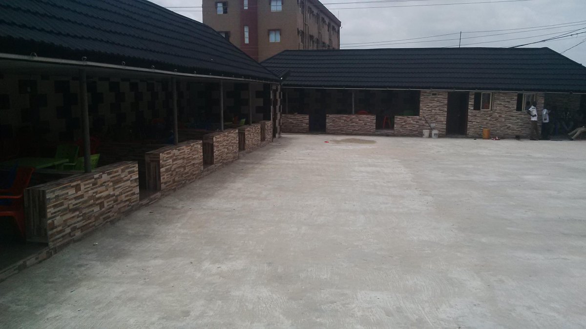Majik_deejay's tweet photo. XCLUSIVE GRAND OPEING OF D SIGNAL CLUB BAR......FOR MORE INFOR CALL 08165280945 http://t.co/t3e4HzdEFw