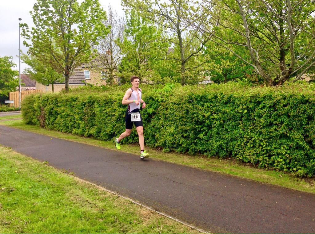 zafiri_'s tweet photo. Kris McNaughton of @NTUTriathlon on return - 4.20k pace (Tom Huband of U. Anglia 10s down) #BUCS Sprint Triathlon http://t.co/08rCIsjFqF