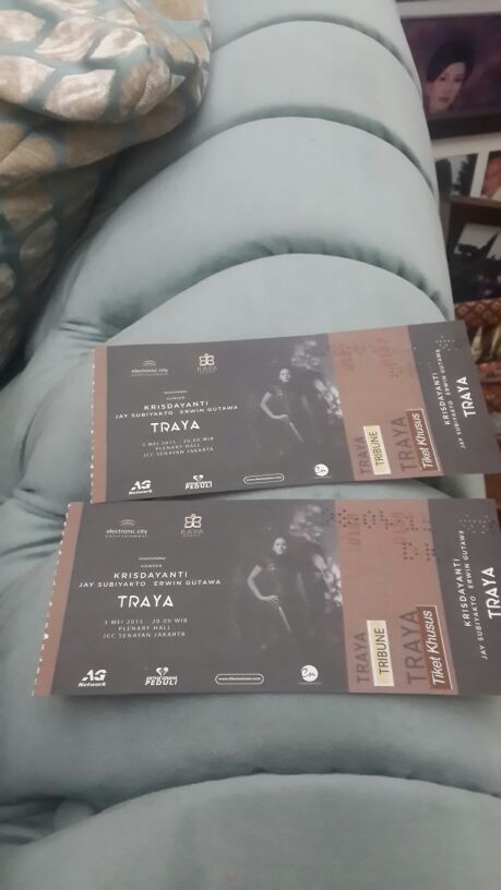 faldyzz's tweet photo. Dijual tiket konser KD " TRAYA " http://t.co/ZUvB9TAf24