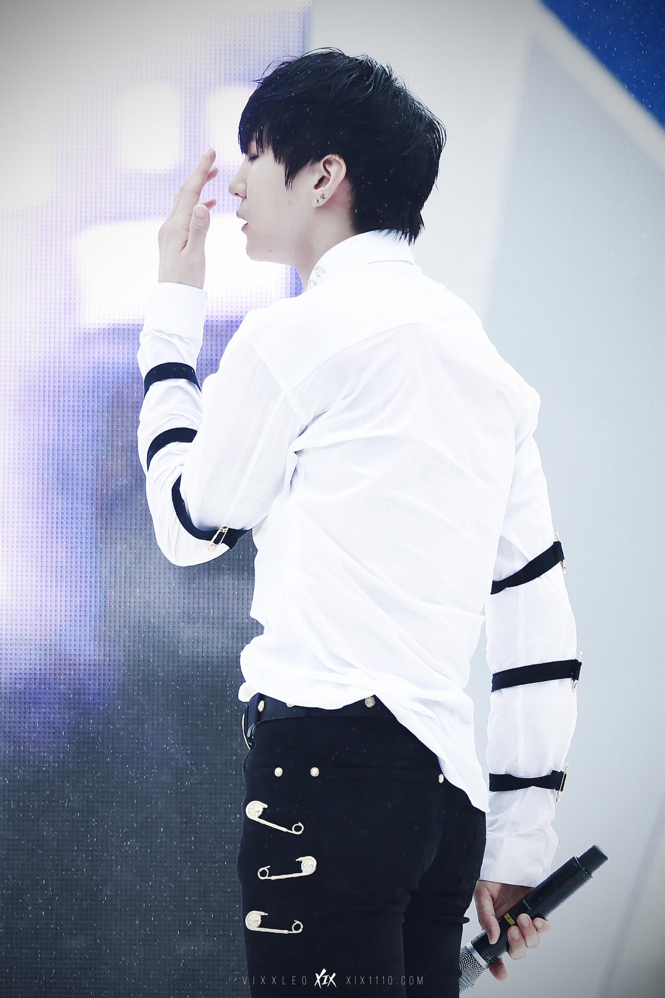 CEEqjpGVEAAWBLz.jpg:large