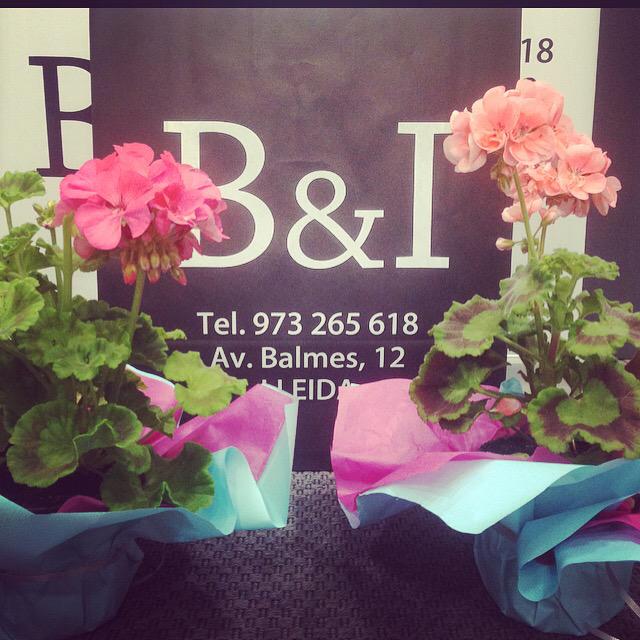 bi_balmes's tweet photo. B&amp;I us desitja us feliç dia de la mare!! 😍😍💝🌷 http://t.co/iPDunpV6gm