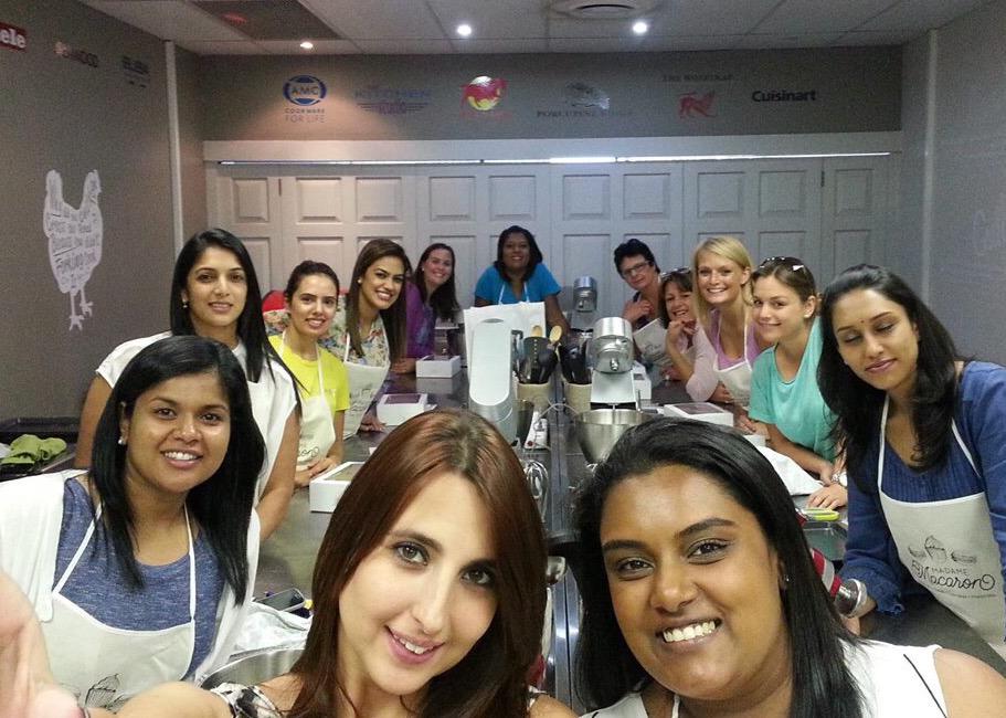 madamemacaronsa's tweet image. #MacaronClass #25April2015 @thesocialitesa @MediaPrive @dirtyforkstudio @GinjaFood @Shivz12