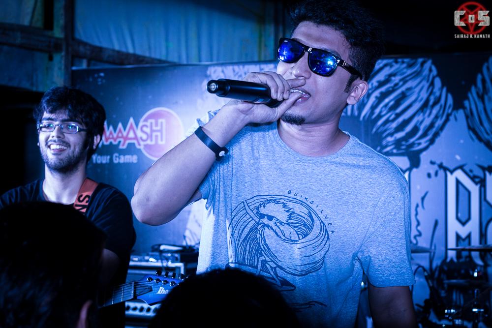 CenturiesOfSin's tweet photo. A special pic - @ProvidenceIndia showing some love to Desi-style rapper @NaezyTheBaA at #UrbanAssault! #Buntai #Aafat http://t.co/IbBvsgv9x0