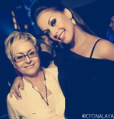 CFONALAYA's tweet photo. ¡ #FelizDiadelaMadre ! En especial a la madre de nuestra @NALAYABROWN ¡Gracias por semejante artista! #NalayaEsLaVoz http://t.co/QJoakuMD7i