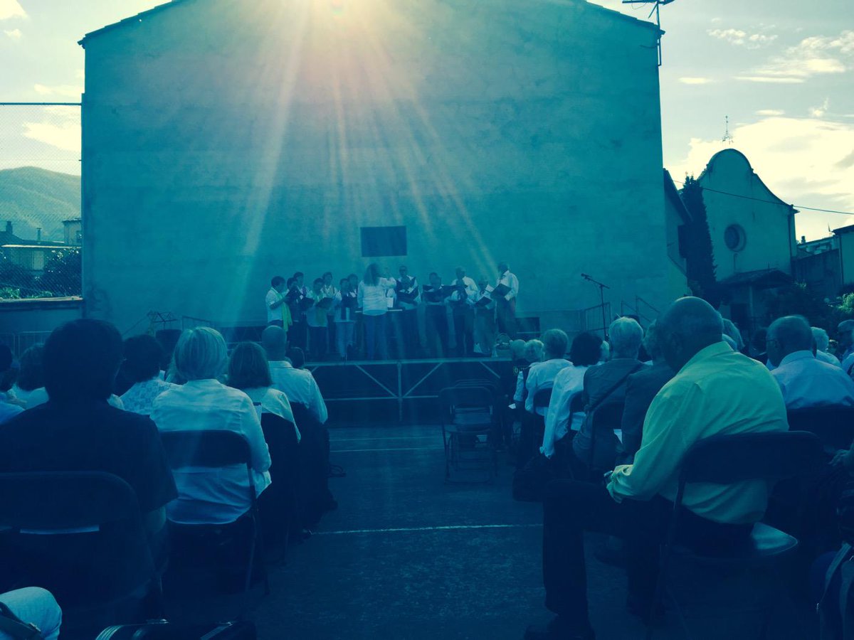 PlanasAlexandra's tweet photo. Concert de l,agrupació coral de les comarques de girona a la cellera de Ter!!! http://t.co/bLVVnuAyV5