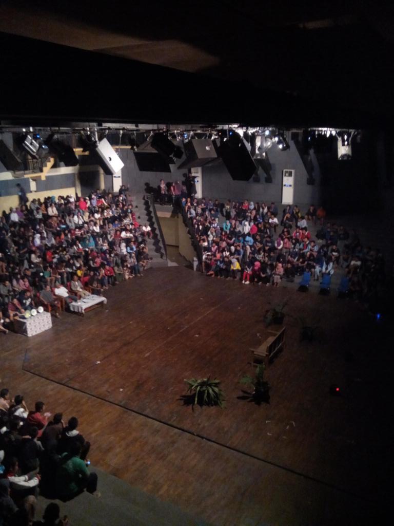 Penilaian oleh dewan juri pada <a href="/TeaterTopeng/">TeaterTopeng</a> dengan judul "Dua Cinta" , monolog yang memukau!