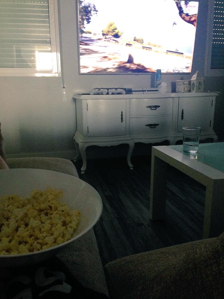 _PaaulaaG's tweet photo. Tardes de domingo 😊 http://t.co/k5WpJH5lXJ
