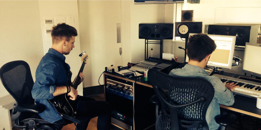 Time to make some magic <a href="/KitKitPerkins/">Kit Perkins</a> @lukefabs #songwriting #recordingstudio #Shoreditch #London