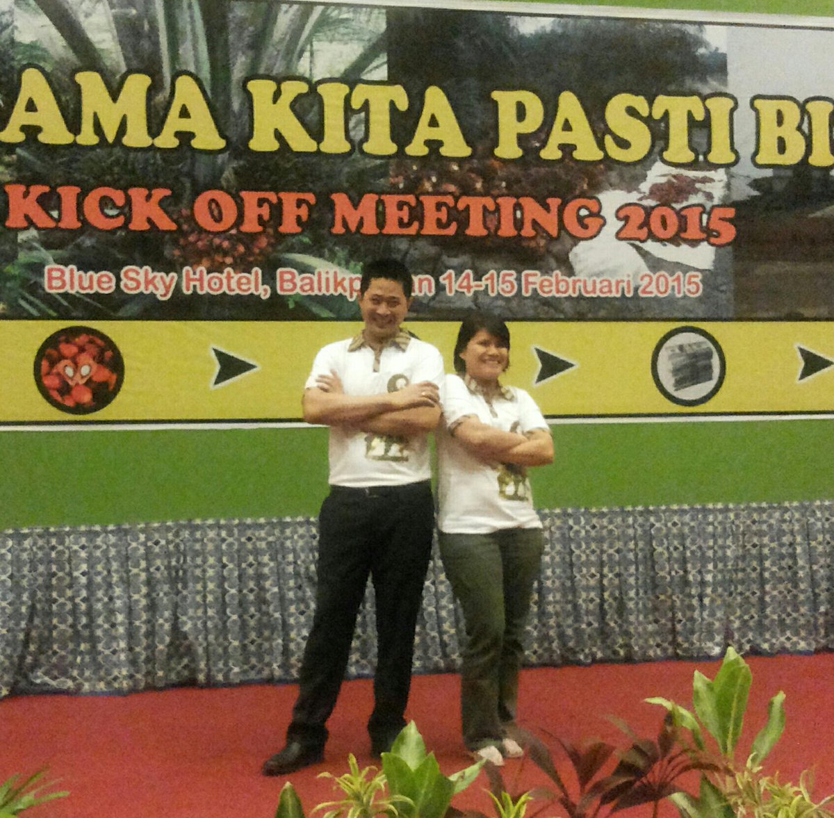 dennyLovesMusic's tweet photo. Hahaha..
Sama2 punya Pose andalan.. http://t.co/gRpxxBrwSC
