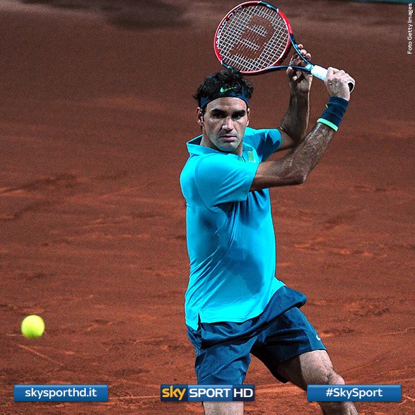 SkySport's tweet photo. Dopo 3 anni @rogerfederer torna a vincere sulla terra, conquistando l'Open di Istanbul contro Cuevas http://t.co/I2jWQgEuam