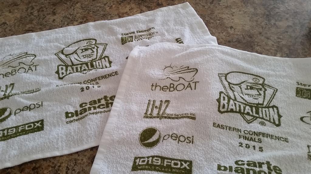 timw44's tweet photo. Towels are ready..  Go Troops Go!!!  @OHLBattalion http://t.co/nL0j1TYciA