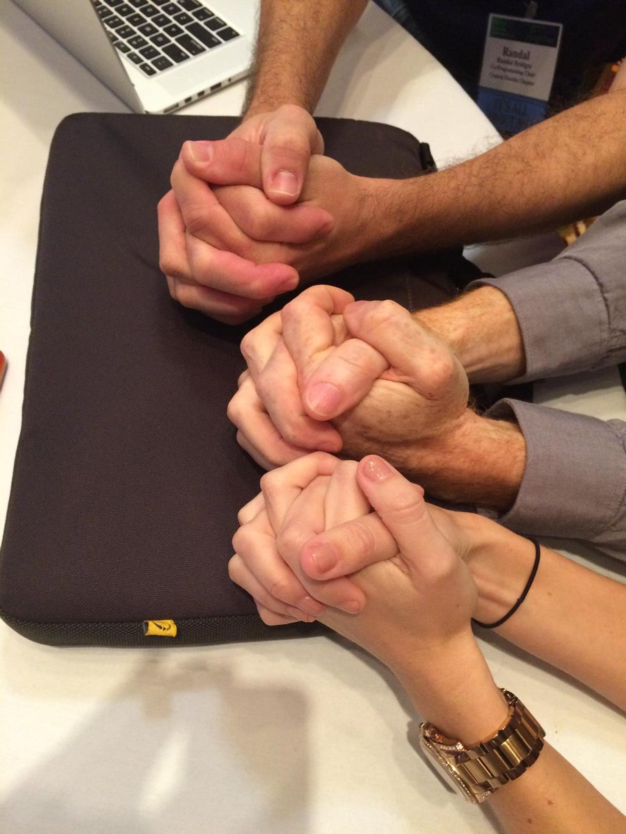 mariadelamo's tweet photo. When you clasp your hands, which thumb is on top? #amasummitt @Kenneth_Cossin @Torch_Studios @minutemuse http://t.co/etbV5DXX80