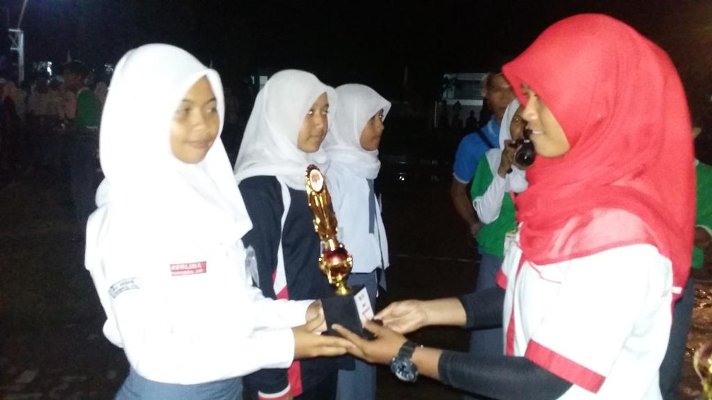 paskibra159's tweet photo. Juara 3 Lomba Pukul balon @G3RAKChapter3 #HariKe6 #Paskibra159Rewako. http://t.co/4Xz8TaTJaj